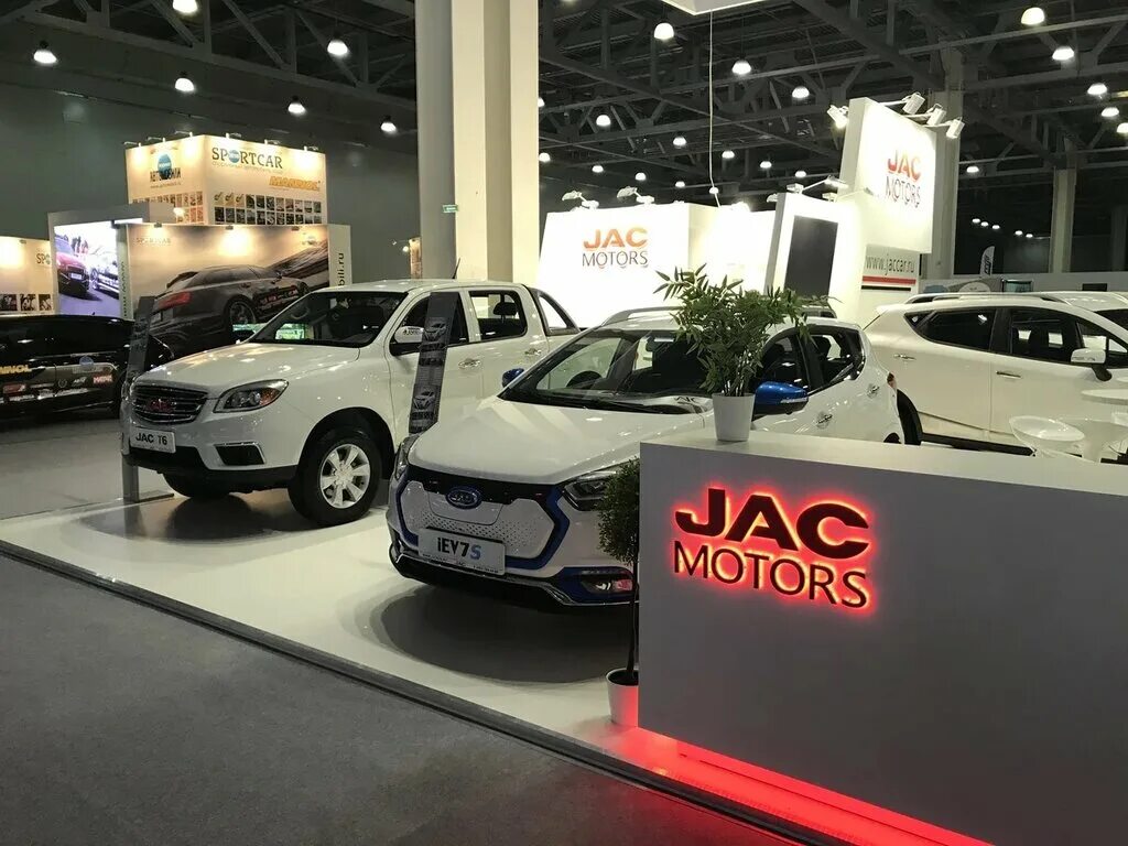 Автосалон джак. Кроссовер джак с5. Gac официальный дилер. Jac motors автосалон. Jac.