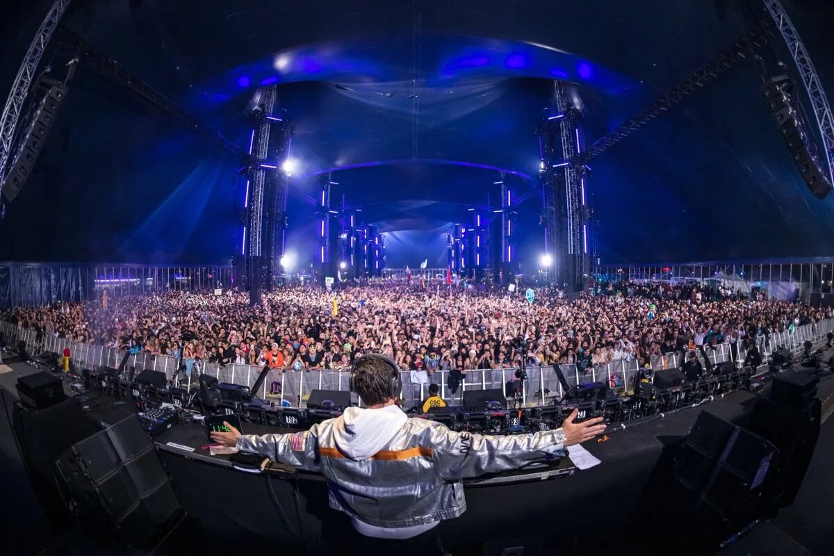 Самые лучшие песни 2021 русские. Лучшие песни 2021. Зарубежные хиты 2021 2022. Слушать 2021. Зарубежка 2021.