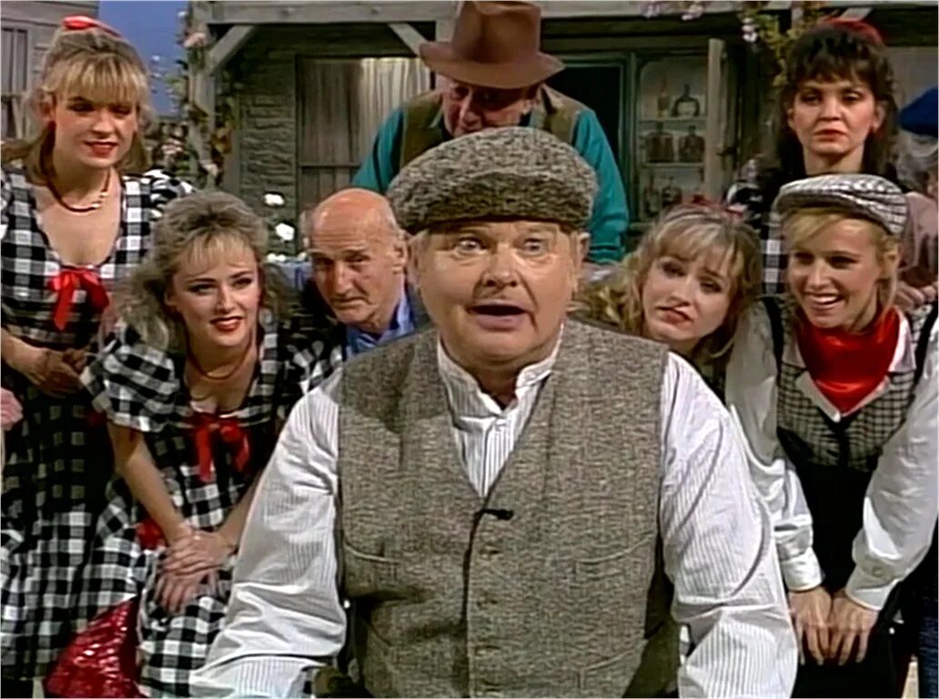 Бенни хилл шоу. Benny hill шоу. Шоу бенни хилла. Шоу бенни хилла 1955. Бенни хилл шоу.