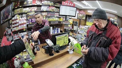 Кто хозяин сети магазинов красное белое