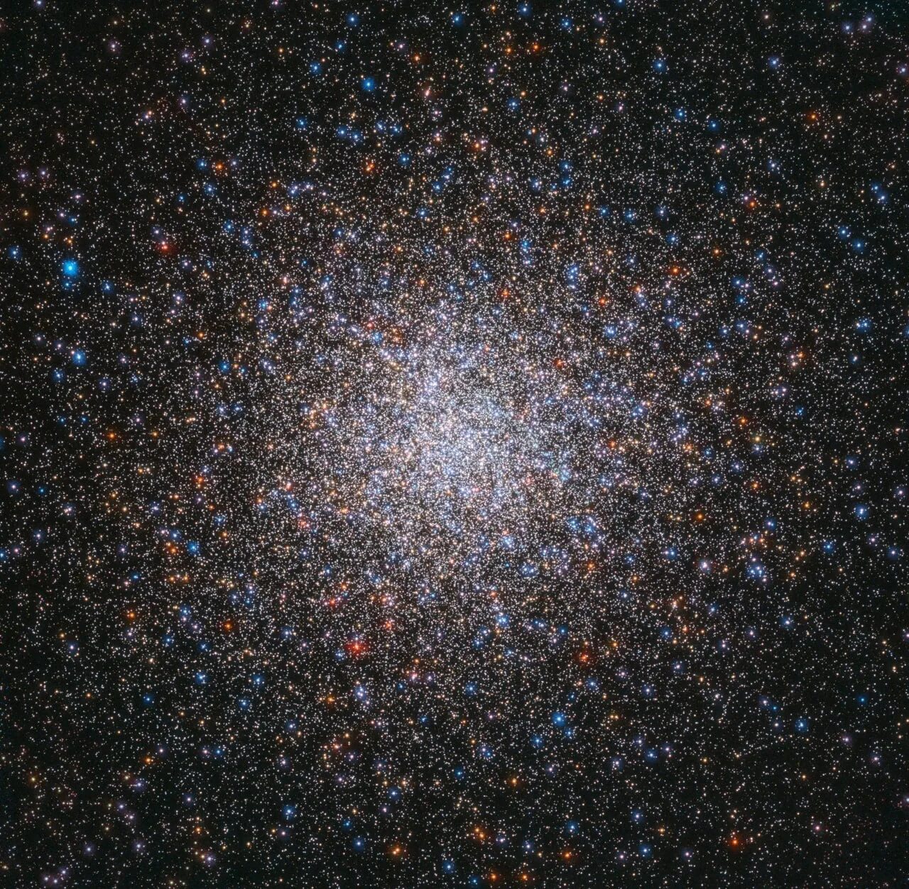 Видимое место звезды. Шаровое скопление m79. Скопление Мессье 2. Шаровое скопление Омега Центавра. Мессье астроном.