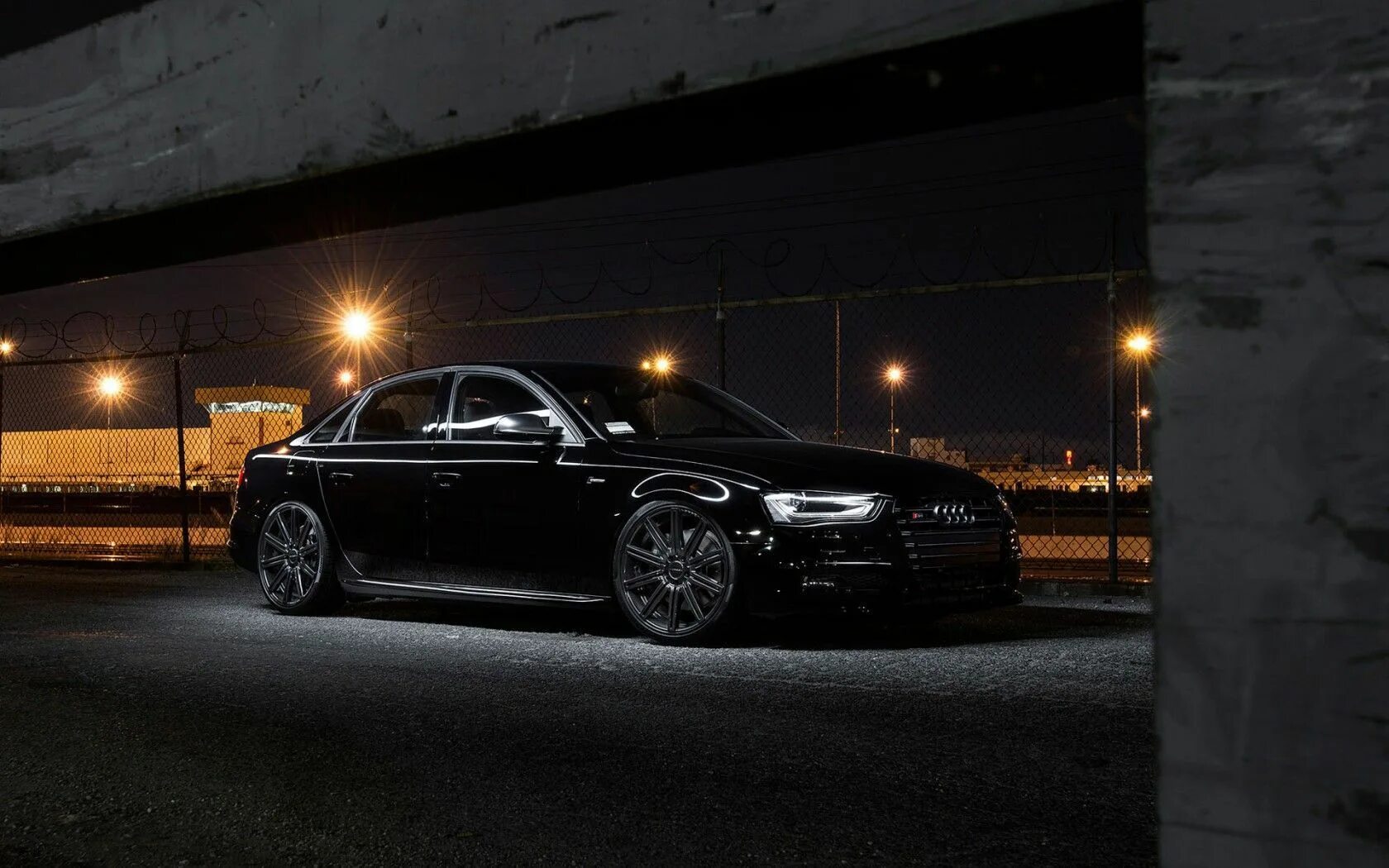 Черная Ауди а6 с6 ночь. Ауди а6 черная 2013 в ночном городе. Audi s4 черная тонированная. Ауди s4 в темноте.
