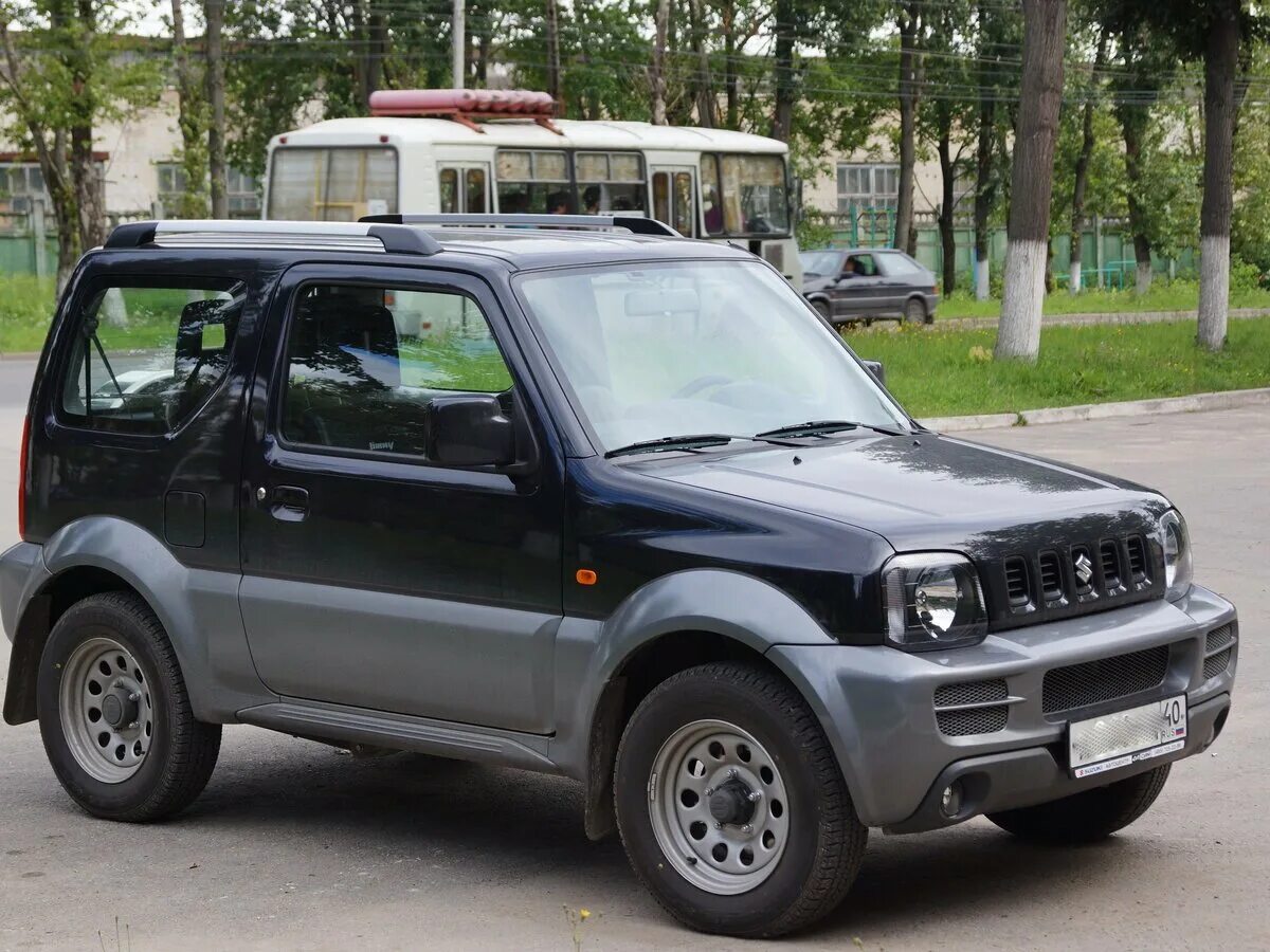 Купить джимни бу. Suzuki Jimny 2011. Suzuki Jimny 1.3 at. Судзуки Джимни 2011. Suzuki Jimny трехдверный 1989.