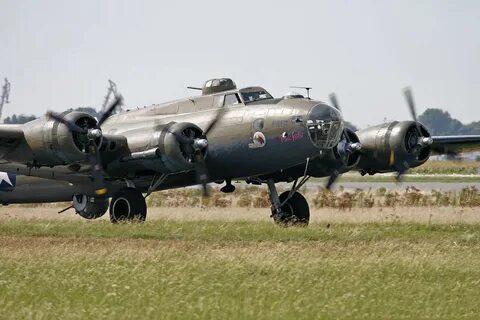 B17 бомбардировщик