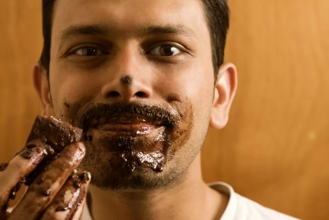 А почему рот в. Какашка в ротик. Мем лицо. А почему рот в. Какашка в ротик.