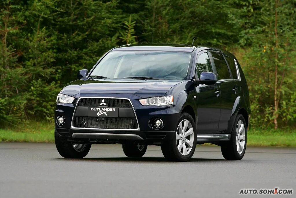 Mitsubishi Outlander 2010. Митсубиши Аутлендер 2010. Мицубиси Аутлендер XL 2010.