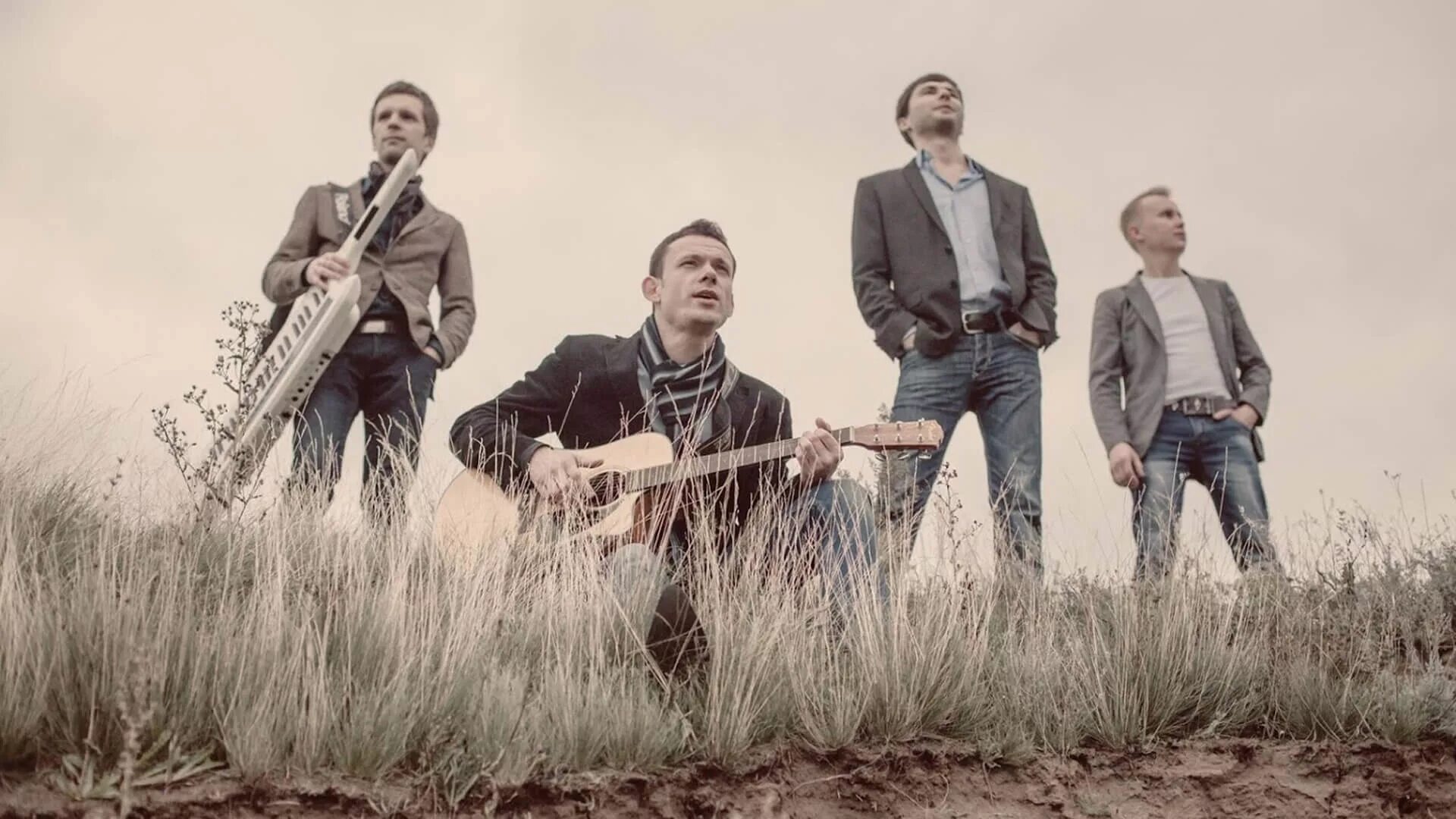 Группа 3 doors down. Кавер группа старый третий. Three days grace солист 2021. Группа plan three. Солист группы 3 doors down.