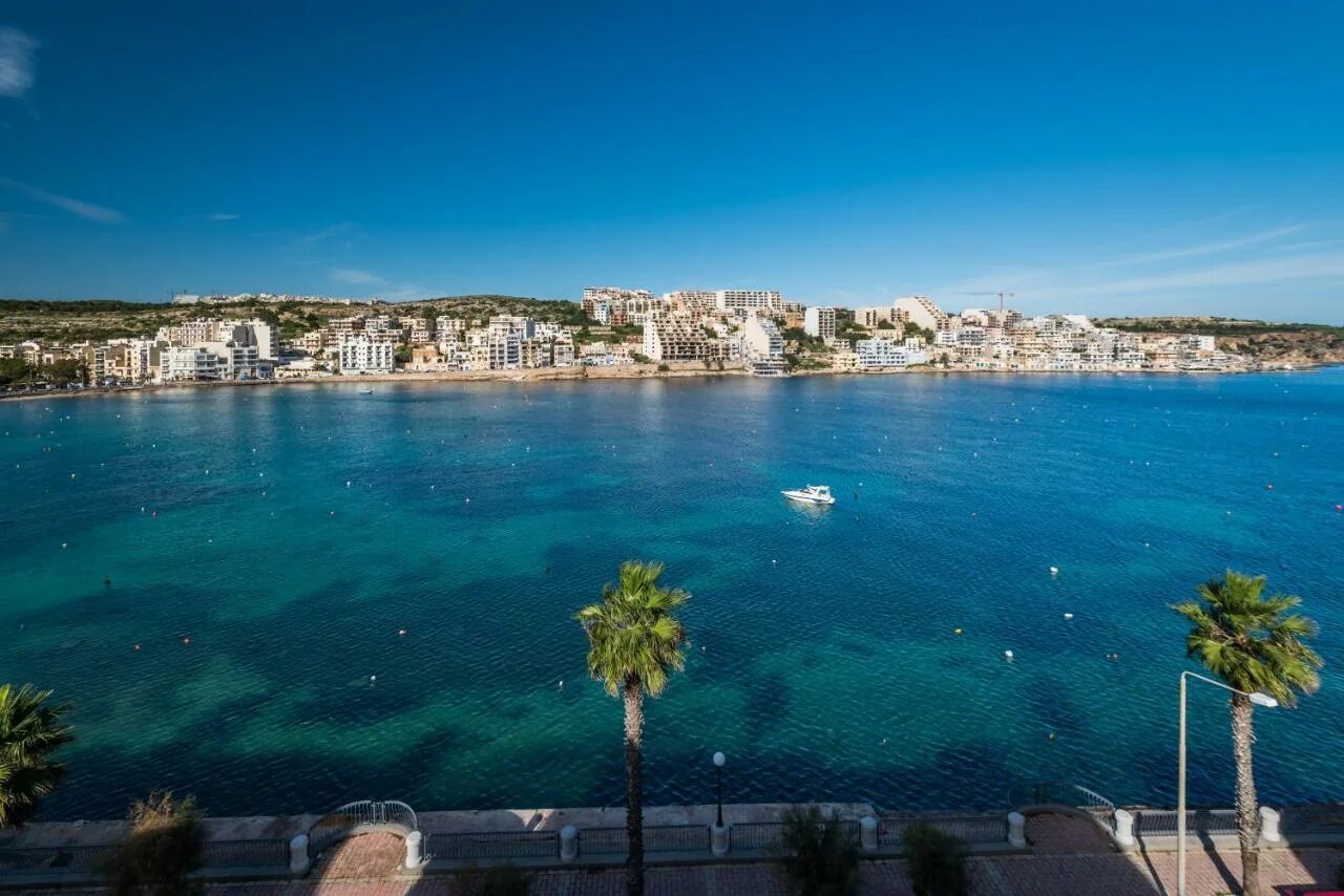 Буджибба, сент-полс-бей. Архитектура мальты. Полс. Сент полс бэй фото. Полс.