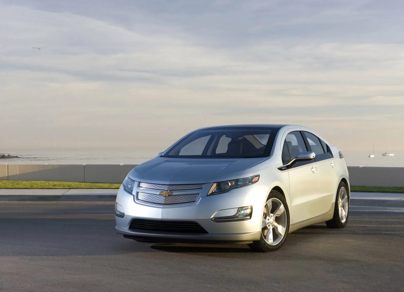 Шевроле гибрид. Chevrolet Volt 2010. Chevrolet Volt 2011. Chevrolet Volt 2009. Chevrolet Volt 2.