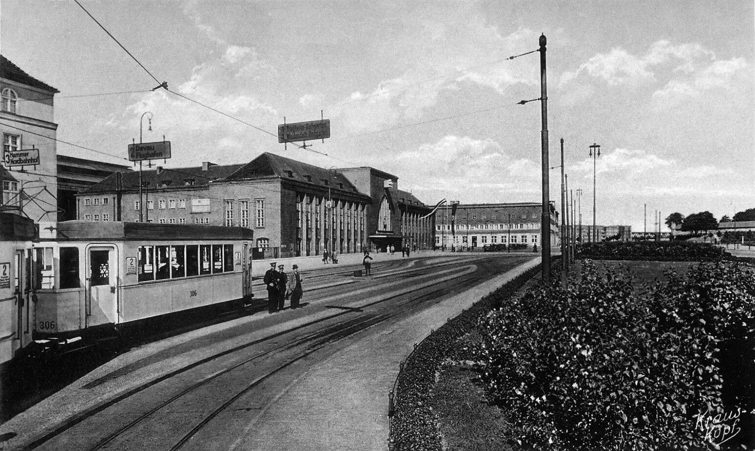Железный город калининград. Южный вокзал Калининград Кенигсберг. Кенигсберг 1945 вокзал Южный. Северный вокзал Кенигсберг. Южный вокзал в Калининграде в 1940.