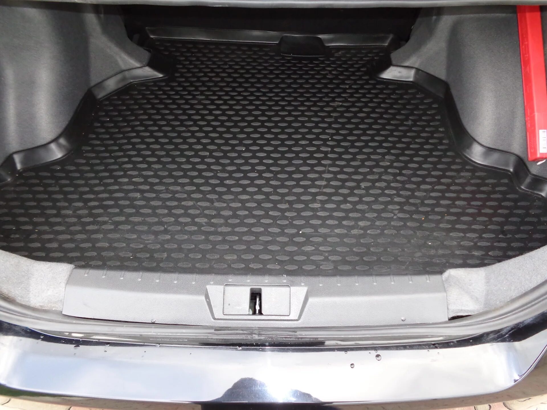 Коврик багажника джили. Коврик в багажник geely emgrand ec7. джили эмгранд ес7 багажник. багажник на geely emgrand ec7. geely emgrand 2025 багажник.