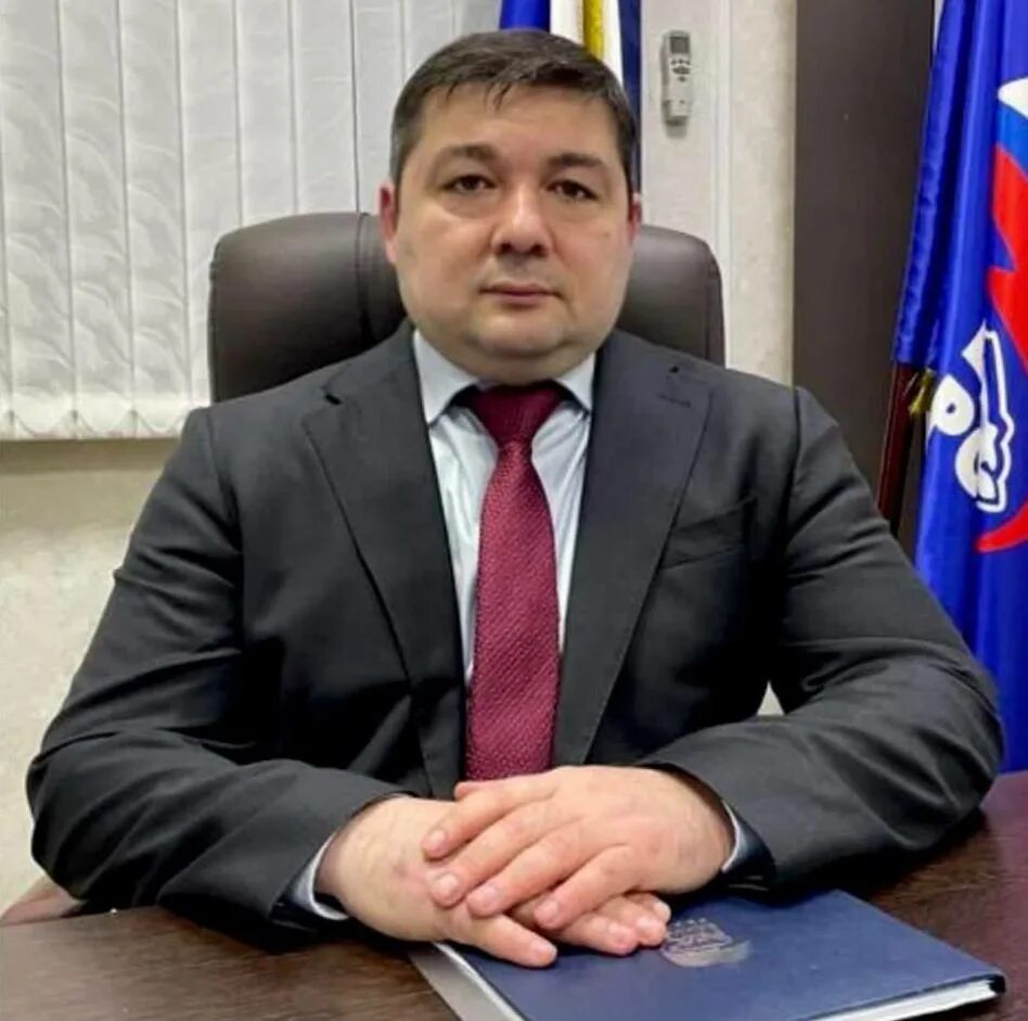 Мэр магаса цечоев. Мэр магаса. Мэр магаса. Мэр города магас. Мэр города магаса.