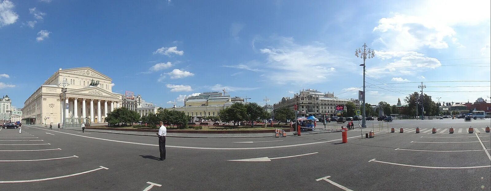 Театральная площадь какой район москвы. Театральная площадь Москва. Ансамбль театральной площади в Москве. Бове ансамбль театральной площади. Панорама театральной площади Москва.