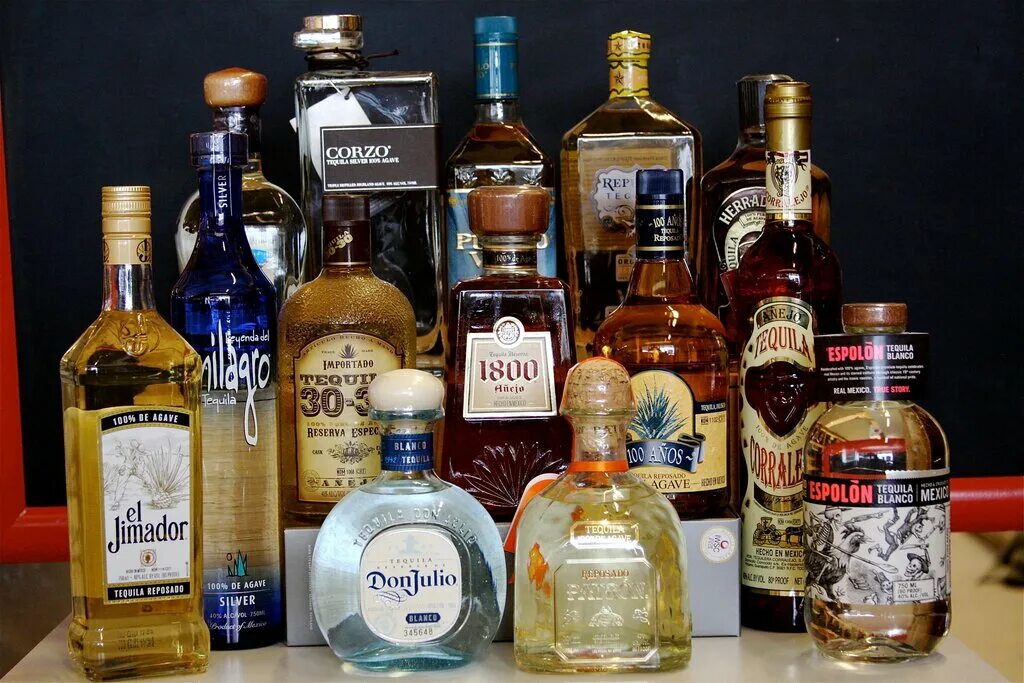 Текила марки. Марки алкоголя. Ассортимент алкоголя. Элитные алкогольные напитки. Капитан морган ромовый напиток.