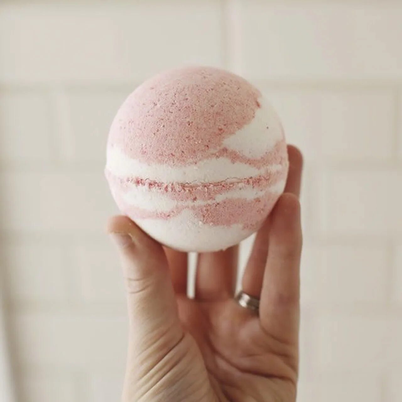 Бомбочки для ванны Bath Bomb. Солевая бомбочка для ванны. Бомбочка (Гейзер) для ванны. Необычные бомбочки для ванны. Изготовление бомбочки для ванной