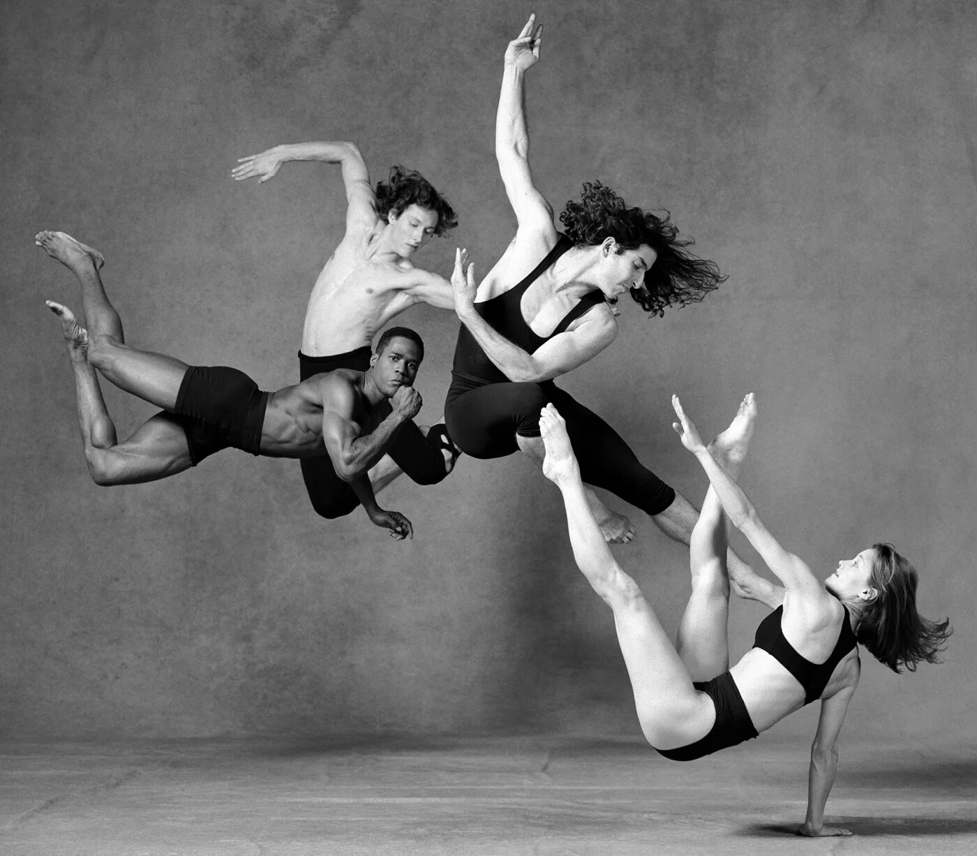 Несколько кадров. Lois Greenfield фотограф. Энни Лейбовиц балет. Современная хореография. Динамичный танец.