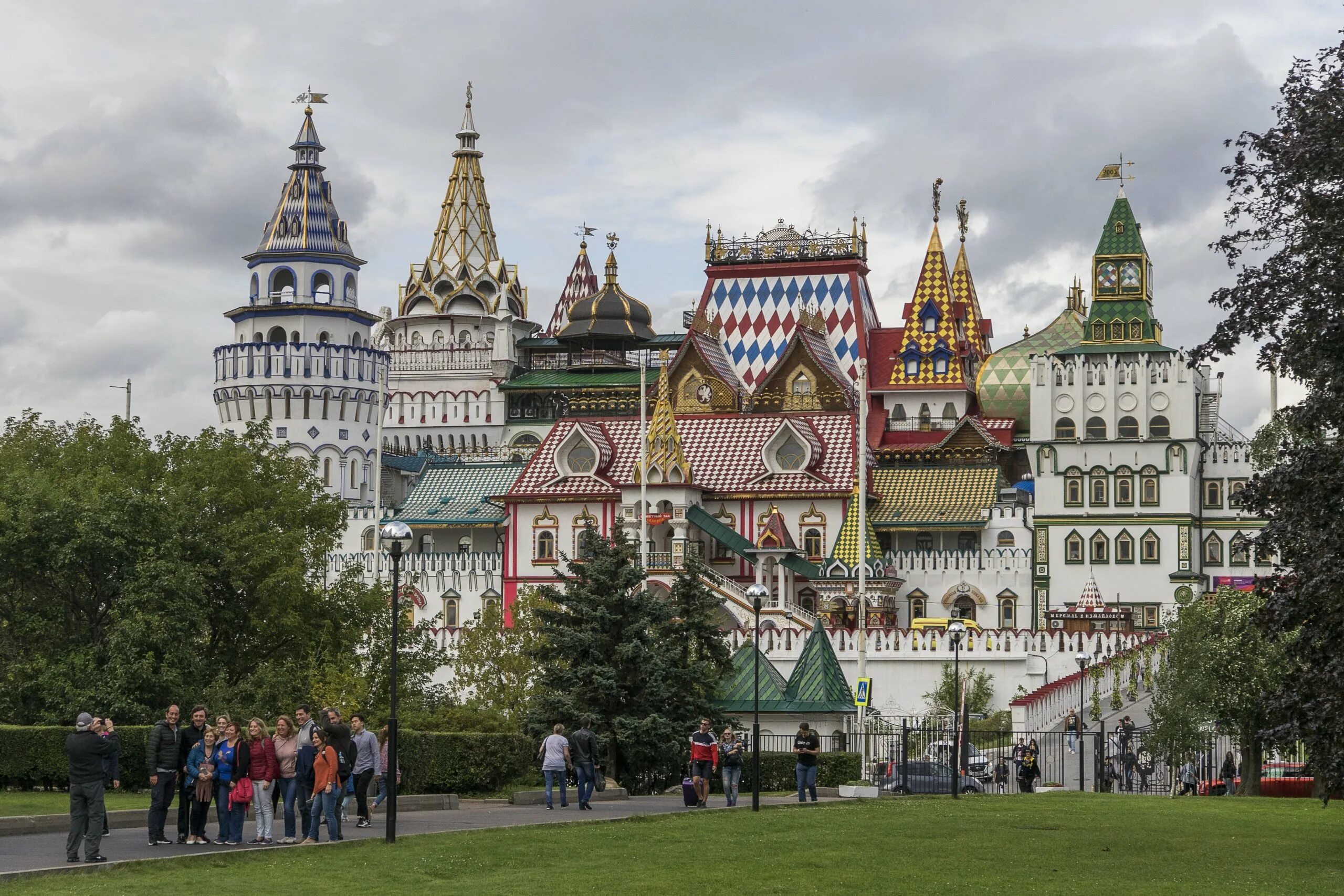 Измайловский Кремль Измайловский парк. Парк Измайлово дворец. Усадьба Измайлово Кремль. Дворец Измайловский Кремль.