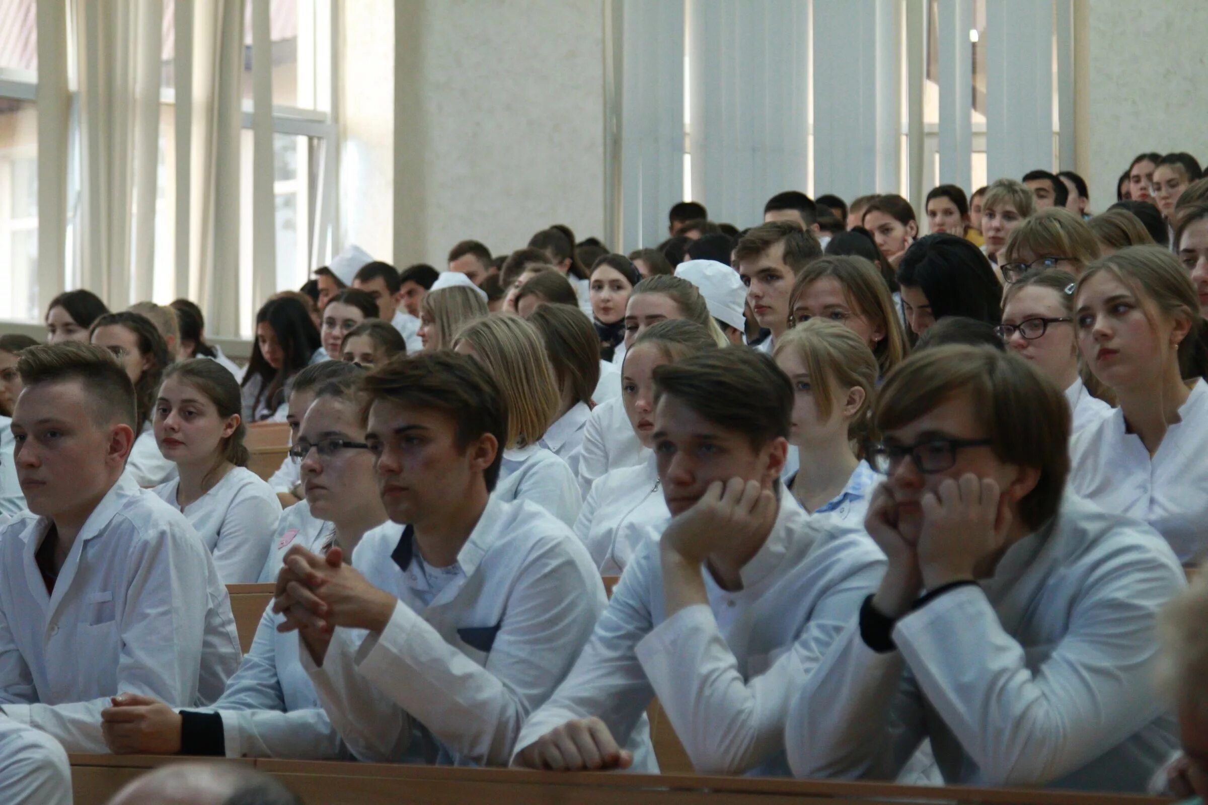 Мединститут поступление. Медицинский институт Ставрополь. Мед Академия в Ставрополе. СТГМУ Ставрополь.