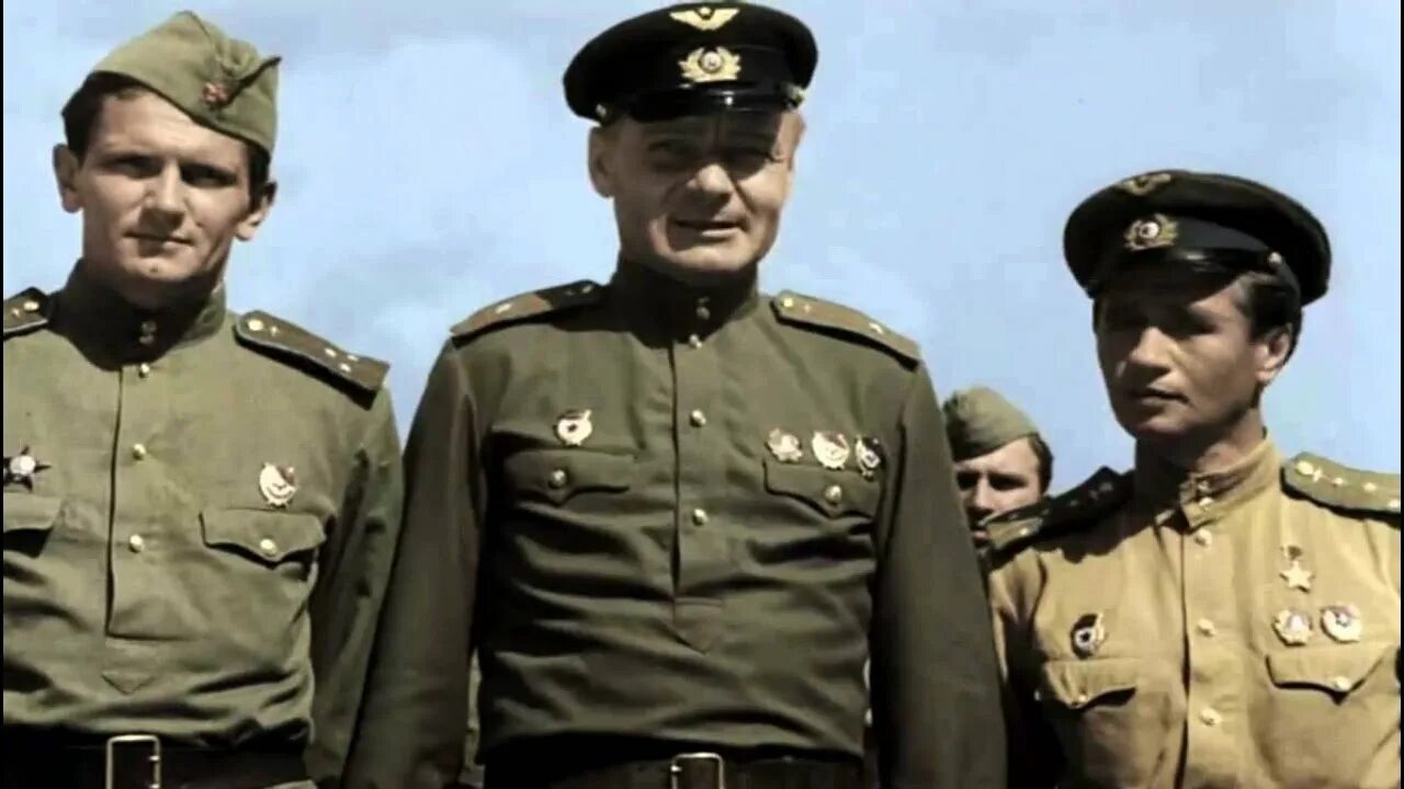 В бой идут одни старики демотиватор. Актёр украины александр немченко. Александр немченко в бой идут одни старики. Фильм смуглянка молдаванка. В бой идут старики украинский.