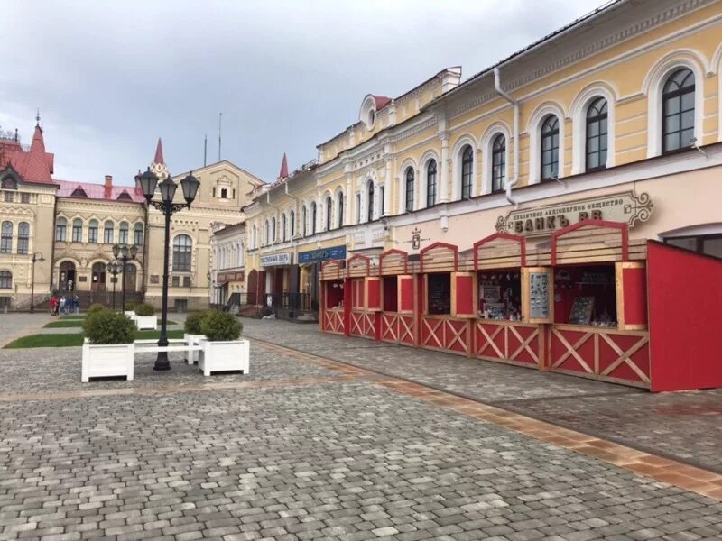 Площадь рыбинского. Рыбинск Центральная площадь. Красная площадь Рыбинск. Город Рыбинск красная площадь. Рыбинск исторический центр.