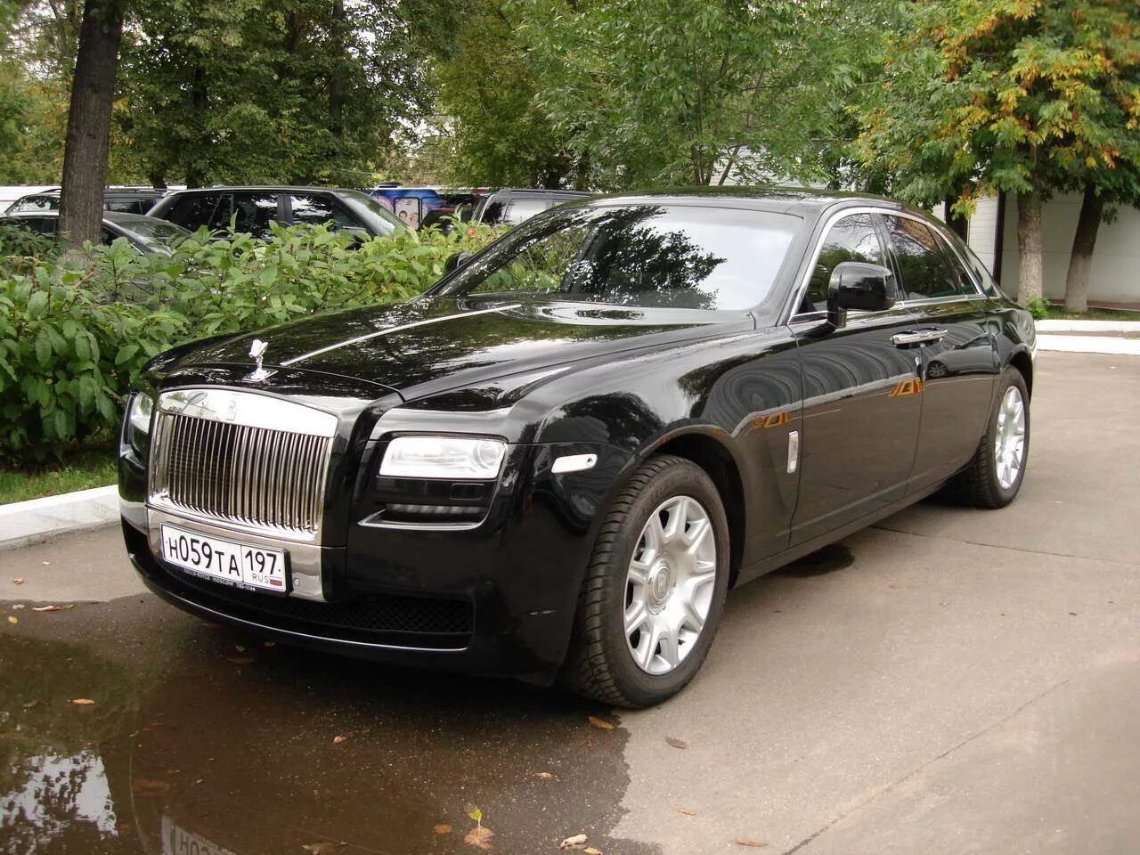 Роллс ройс россия. Rolls Royce Ghost 2016. Rolls Royce Ghost Москва. Rolls Royce Phantom Москва. Rolls Royce Ghost от 2016.