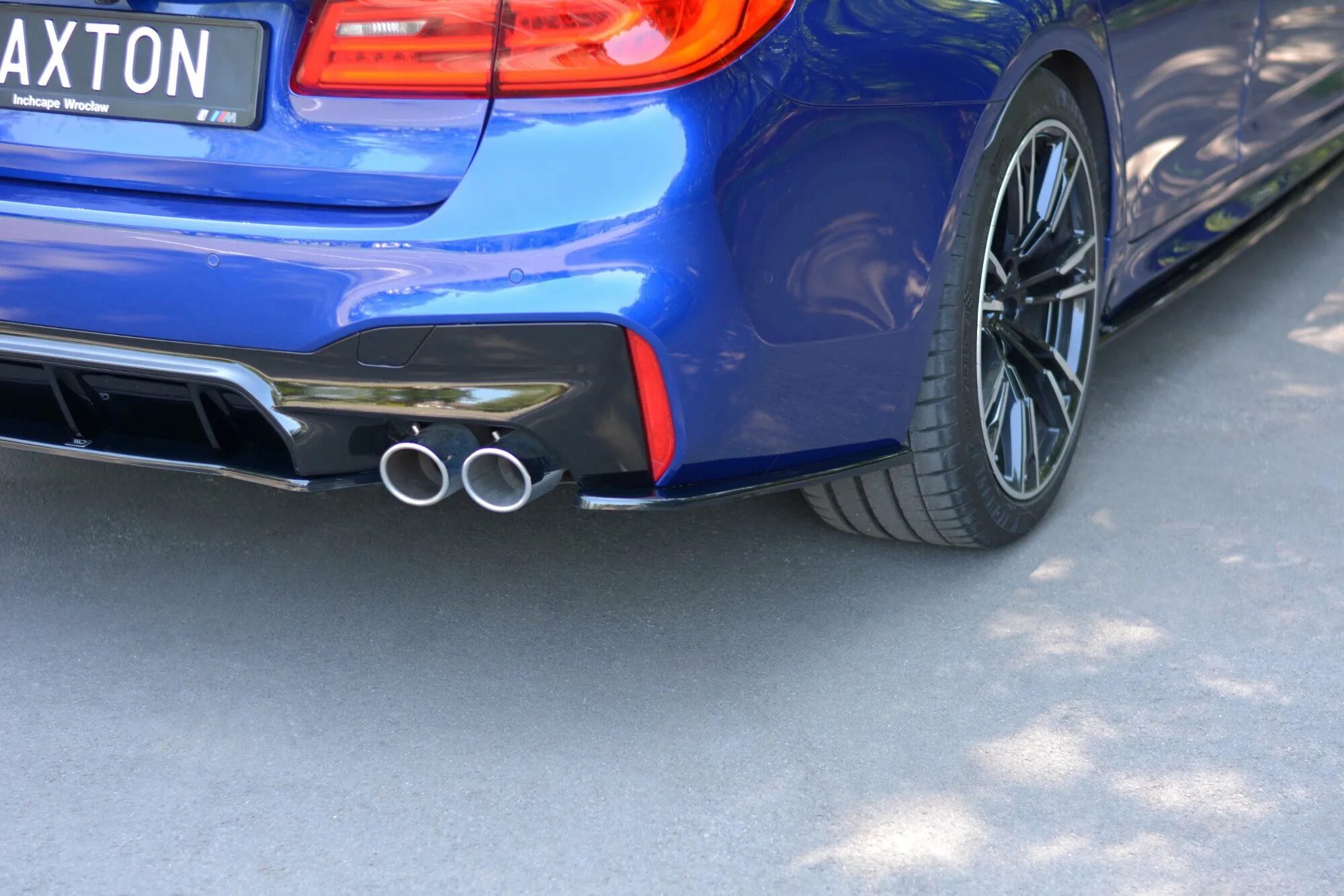 Бампер g30. Bmw f90 сплиттер задний. m5 f90диффузор. bmw m5 f90 диффузор. задний сплиттер элероны bmw 5 g30.