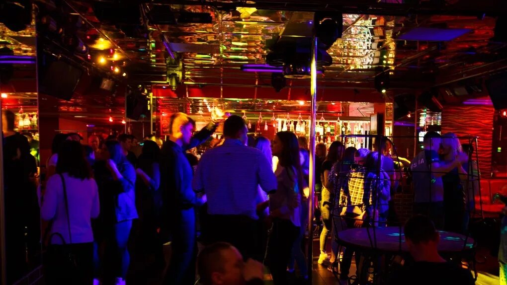 Бар жара омск. Жара череповец. Ленина 58 череповец. Ночной клуб череповец. Клуб жара череповец.