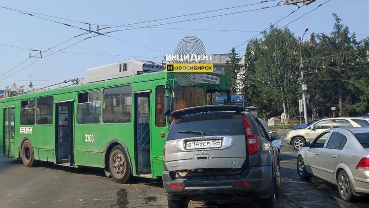 Троллейбус Новосибирск. Авария троллейбуса в Новосибирске. Троллейбус сейчас.