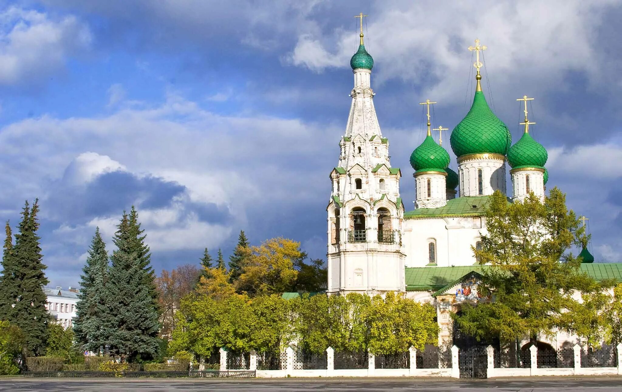 На месте храм находится в