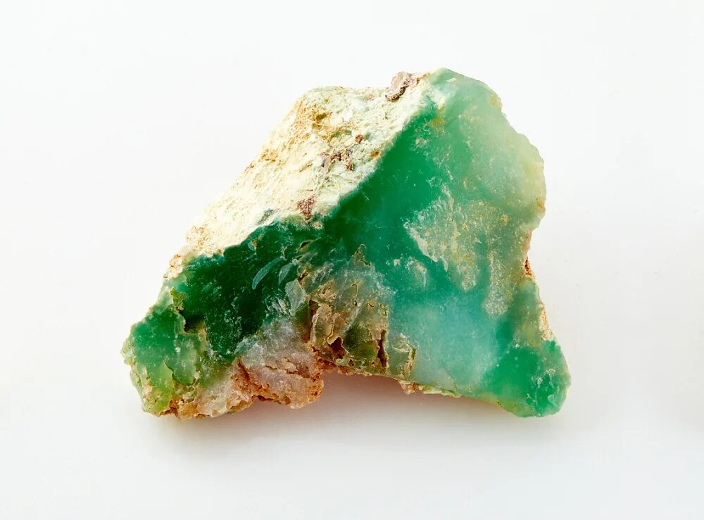 Свойства хризопраза для женщин. Хризопраз изделия из камня. Свойства хризопраза для женщин. Хризопраз темный. Хризопраз ограненный.