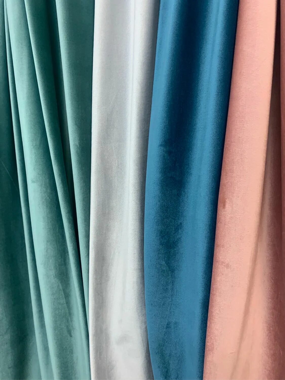 Как называется ткань для штор. Ткань вуаль для штор. Занавески тюль. Шторы блэкаут blackout рогожка. Ткань anka diamond 210, тюль.