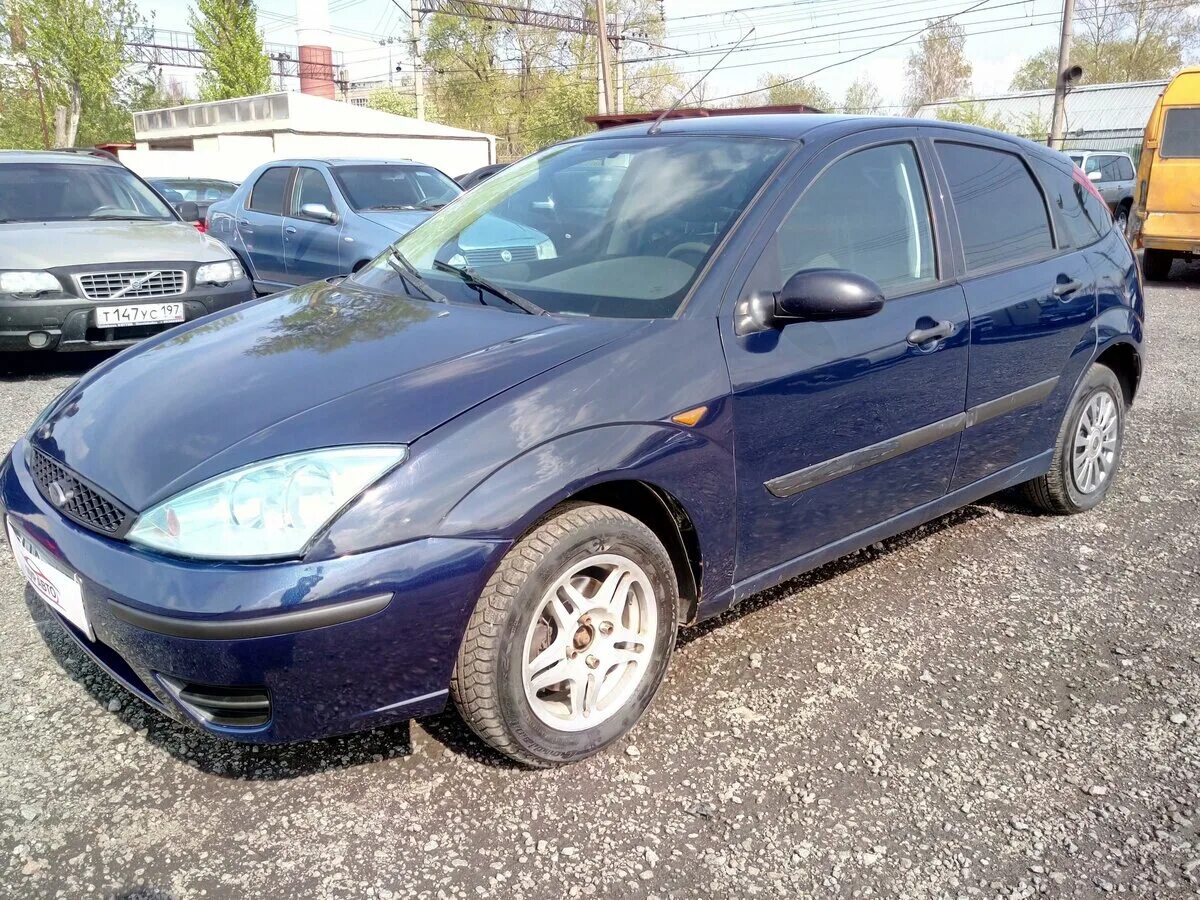 Форд фокус 2004 купить. Ford Focus 1.6 МТ, 2004. Ford Focus 2004 синий. Форд фокус 1 2004 года. Ford Focus 1 2004 хэтчбек.