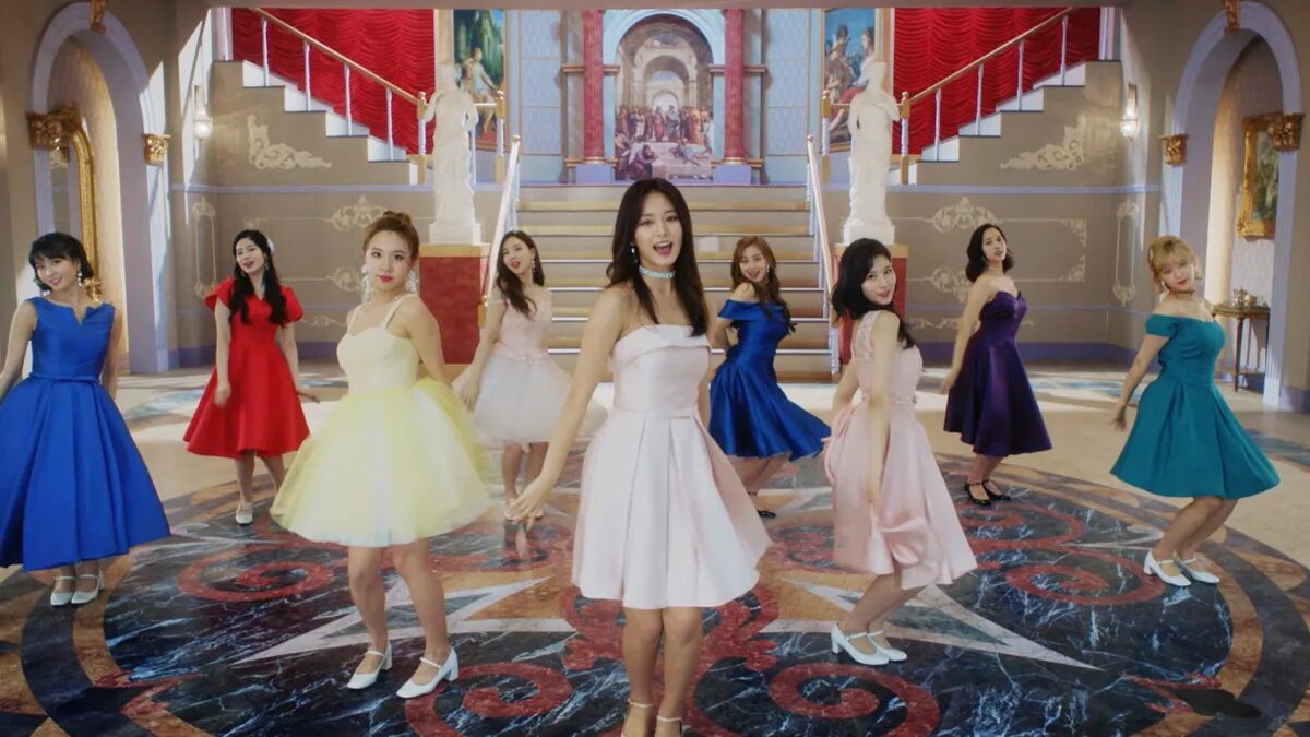Twice video. Группа twice. твайс 2025. к поп группа twice. группа twice горячие.