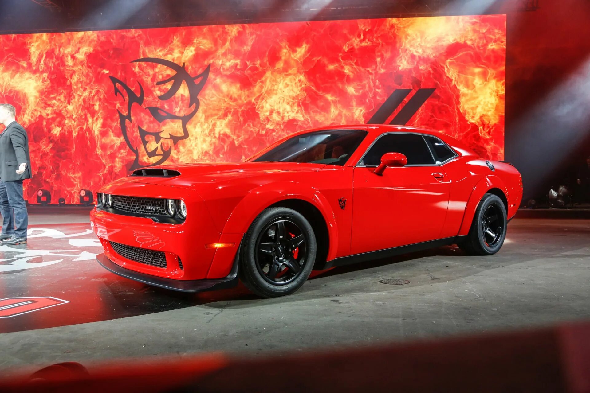 Dodge srt 170. Додж Челленджер демон. Додж СРТ демон. Додж Челленджер демон 2020. Додж челенжер СРТ демон.