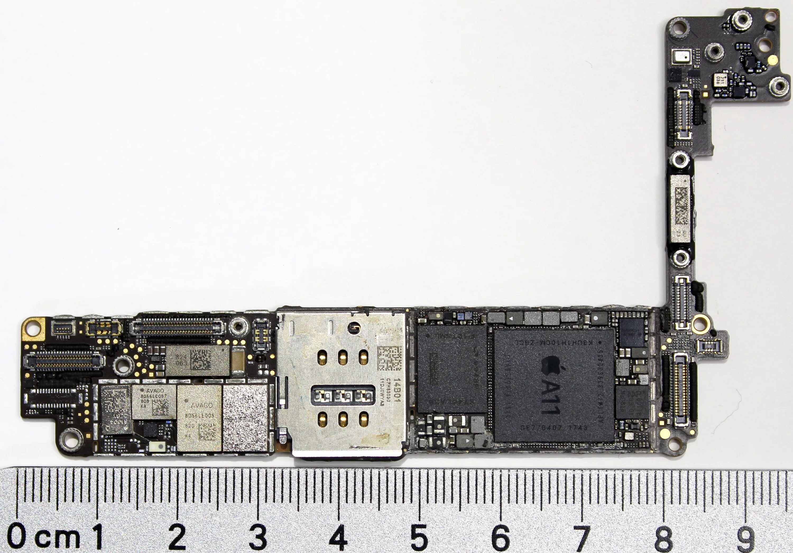 Apple a11. Iphone 8 плата. apple 11. a1621 apple. apple a1212.