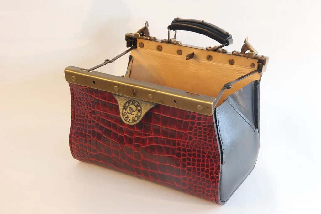 Alexander ts / сумка - ридикюль. саквояж esse джил (54475), натуральная кожа. сумка ballin саквояж. саквояж рузвельт. саквояж видео.