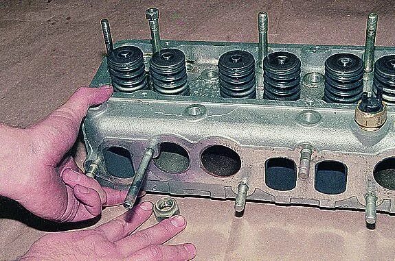 Головка блока змз 409 евро 4. Головка газ 3110. Головка змз 402. 3110 головка. Головки змз 402 сотошная.