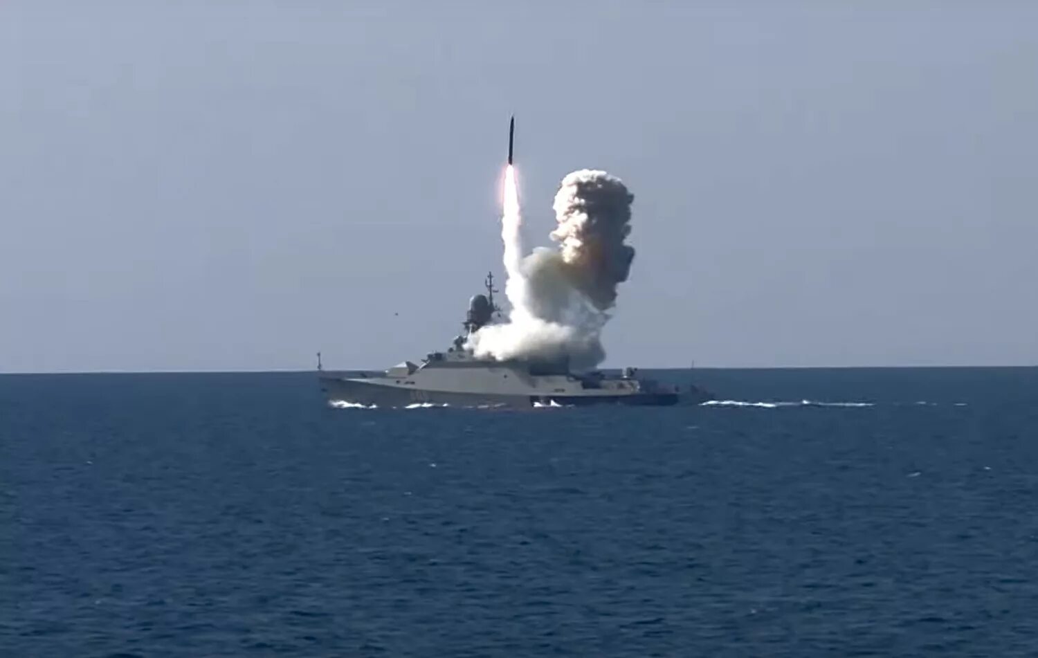 Ракета в море. Зрк sea viper. Морской старт пуск ракеты. Maritime strike tomahawk. Ракета на море.