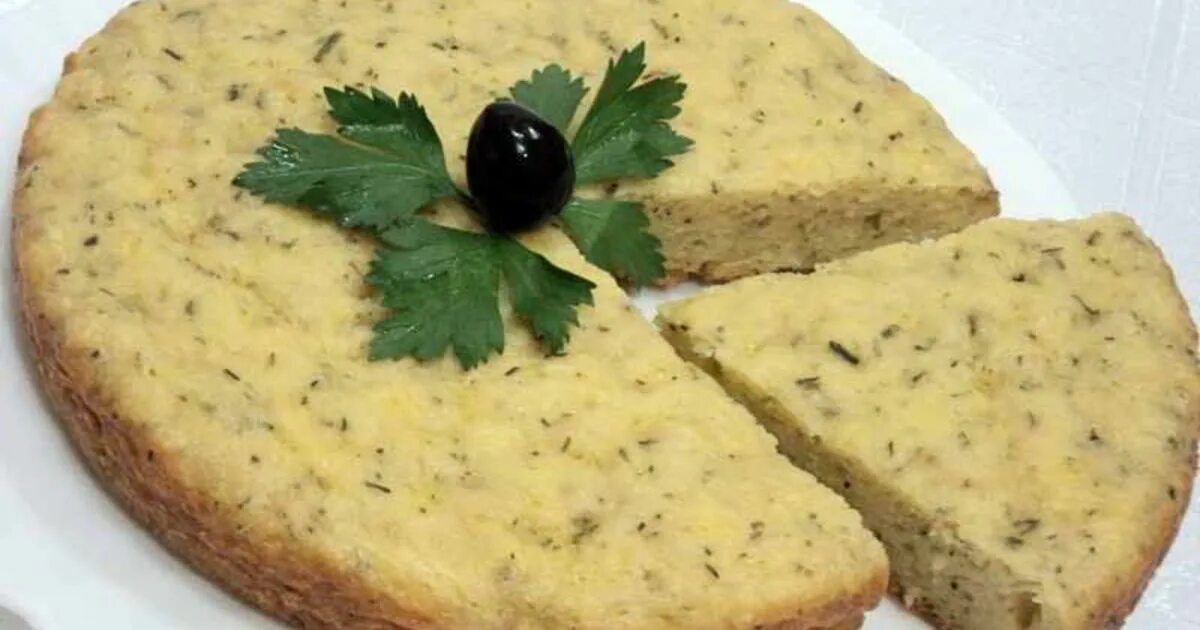 Сырный пирог в мультиварке. Пирог с сыром в мультиварке. Пирог из трески. Пирог с сыром в мультиварке. Сырный пирог.