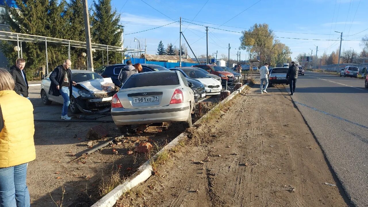 Тула ДТП ул автомобилистов ул Скуратовская 2022. Авария на улице Скуратовская Тула. Авария на Скуратовской Тула вчера. Тула происшествия за неделю