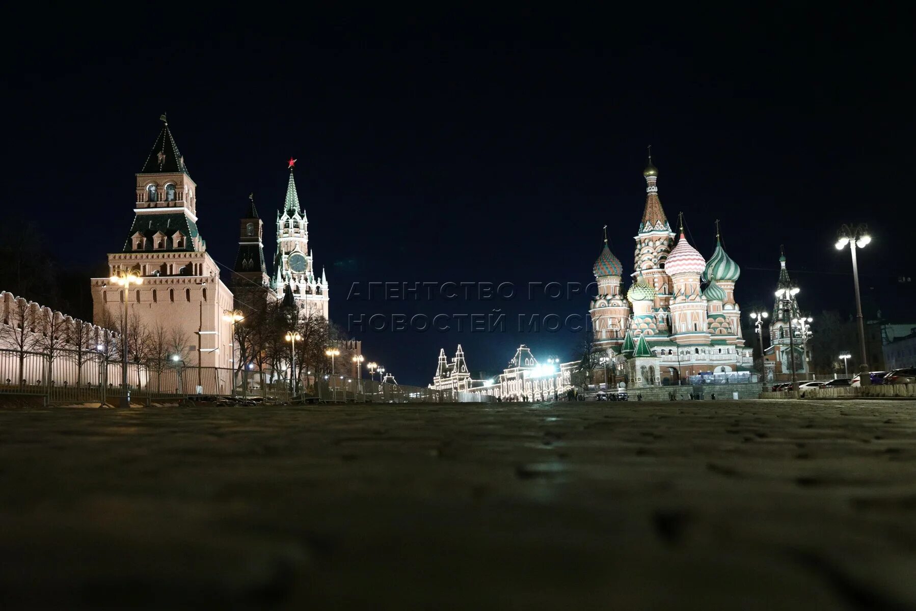 Мгу час земли. Земля всем москва. Земля москва. Земля всем москва. Час земли в россии.
