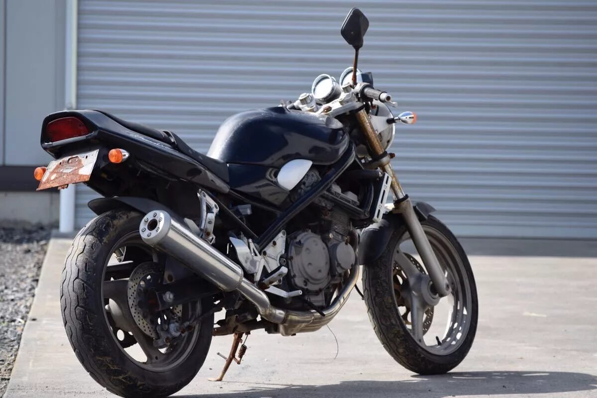 Набор болтов для двигателя сузуки бандит 1200. Моторная цепь грм сузуки бандит gsf 750х. Пружина подножки сузуки бандит. Запчасти bandit. Запчасти bandit.