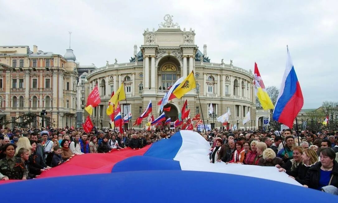 Украинский одесский. Одесса русский флаг. Одесса 2014 русский флаг. Одесса за Россию. Русские в Одессе.