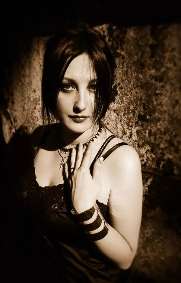 Coralie trinh thi фильмы. Корали чинь тхи актриса. Coralie актриса. Корали чинь тхи. Раффаэла андерсон и карен ланком baise moi.