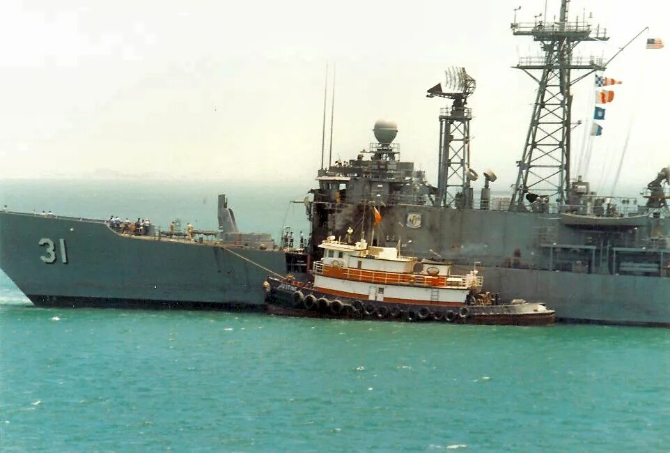 Uss stark. Фрегата USS Stark. USS Stark (FFG-31). Фрегат Старк 1987. Американский Фрегат "Старк".