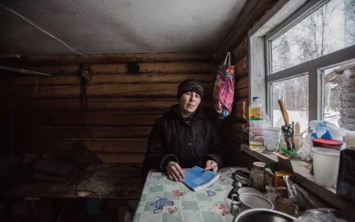 Глухая деревня. Бабушка в деревне. Деревне жить. Глухие деревни россии. Живущий в глухой деревне.