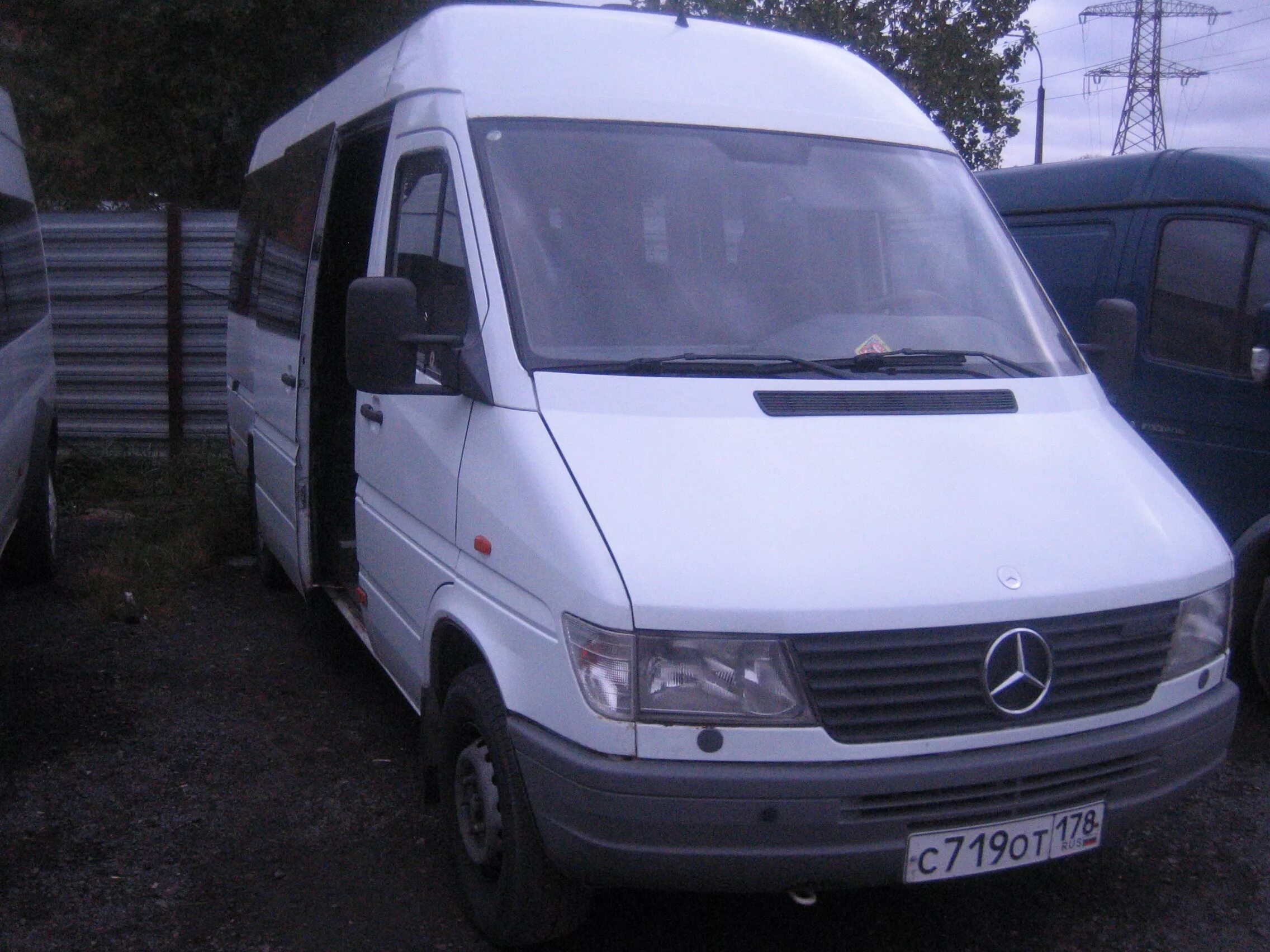 Мерседес Спринтер 1999г. Mercedes Benz Sprinter 1999. Мерседес Спринтер 17 местный. Мерседес Спринтер 1999 грузовой. Мерседес спринтер 1999