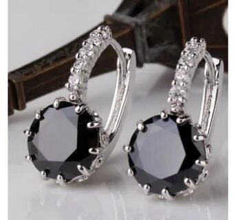 Серьги с черным бриллиантом