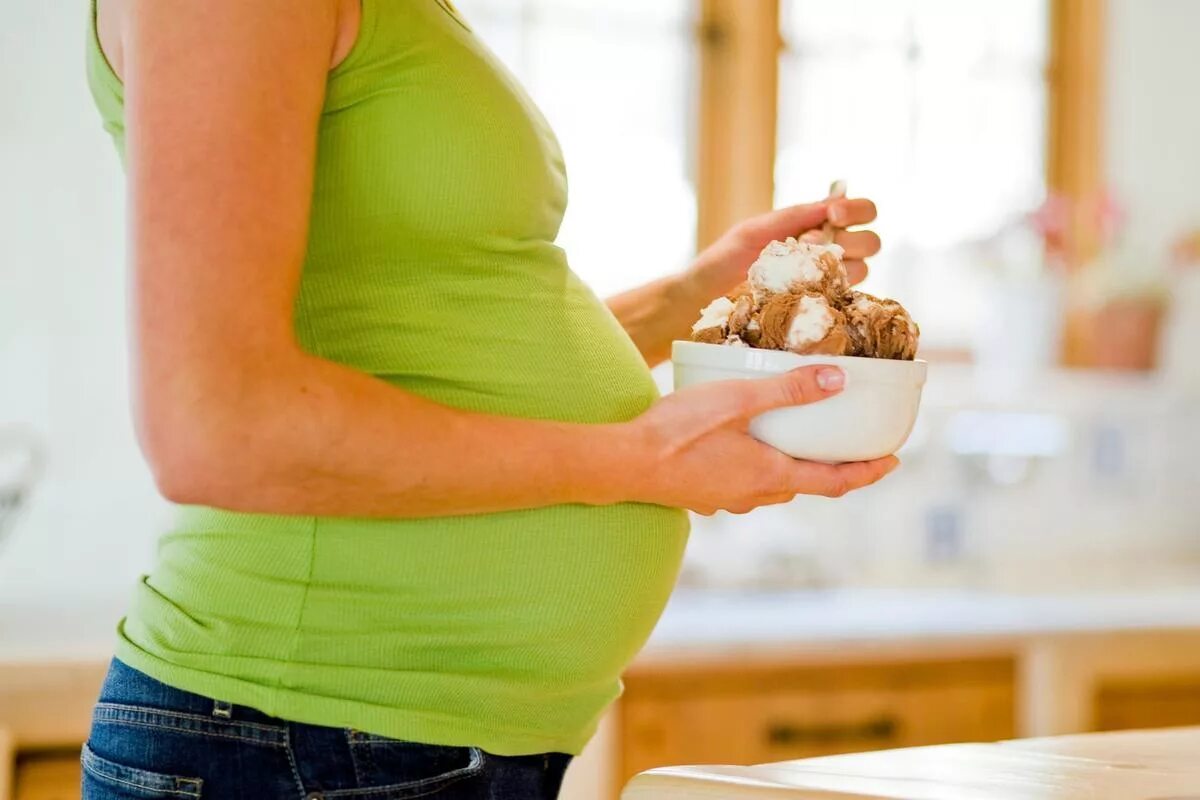 Вздутие живота первый триместр. Еда для беременных. Питание беременных женщин.