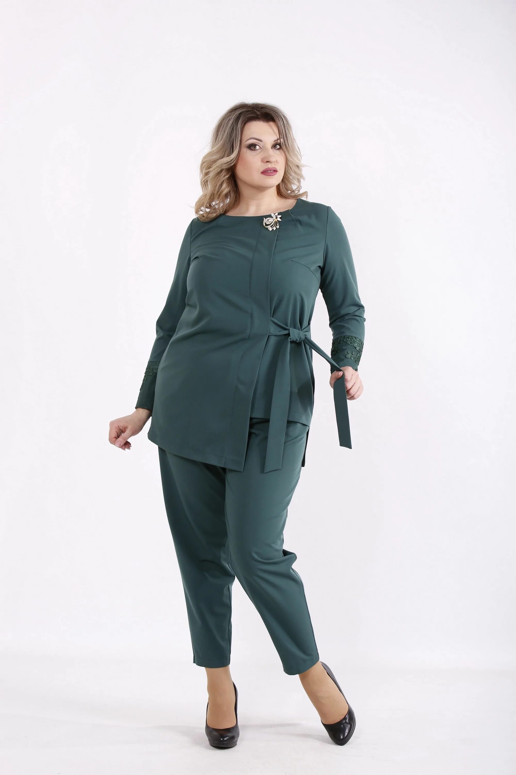Брючный костюм для полных. Комплект брючный mira fashion 4673. Брючный костюм плюс сайз 2021. Костюм брючный 1103 nadin. Кастьбмыдля полных женщин.